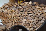 Trockenes, ofenfertiges Brennholz